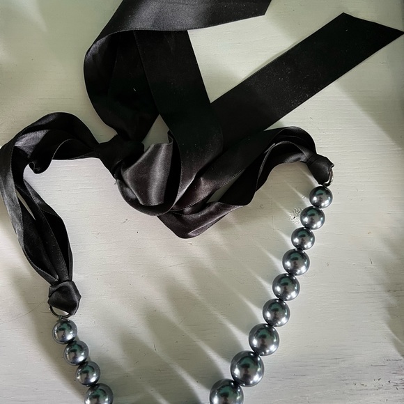 Graphite colored beaded necklace with adjustable ribbon ties - Picture 2 of 3